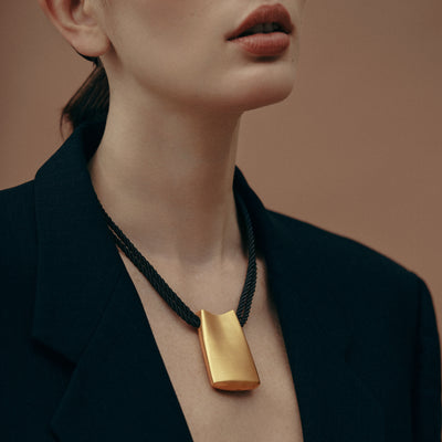 Met Pendant