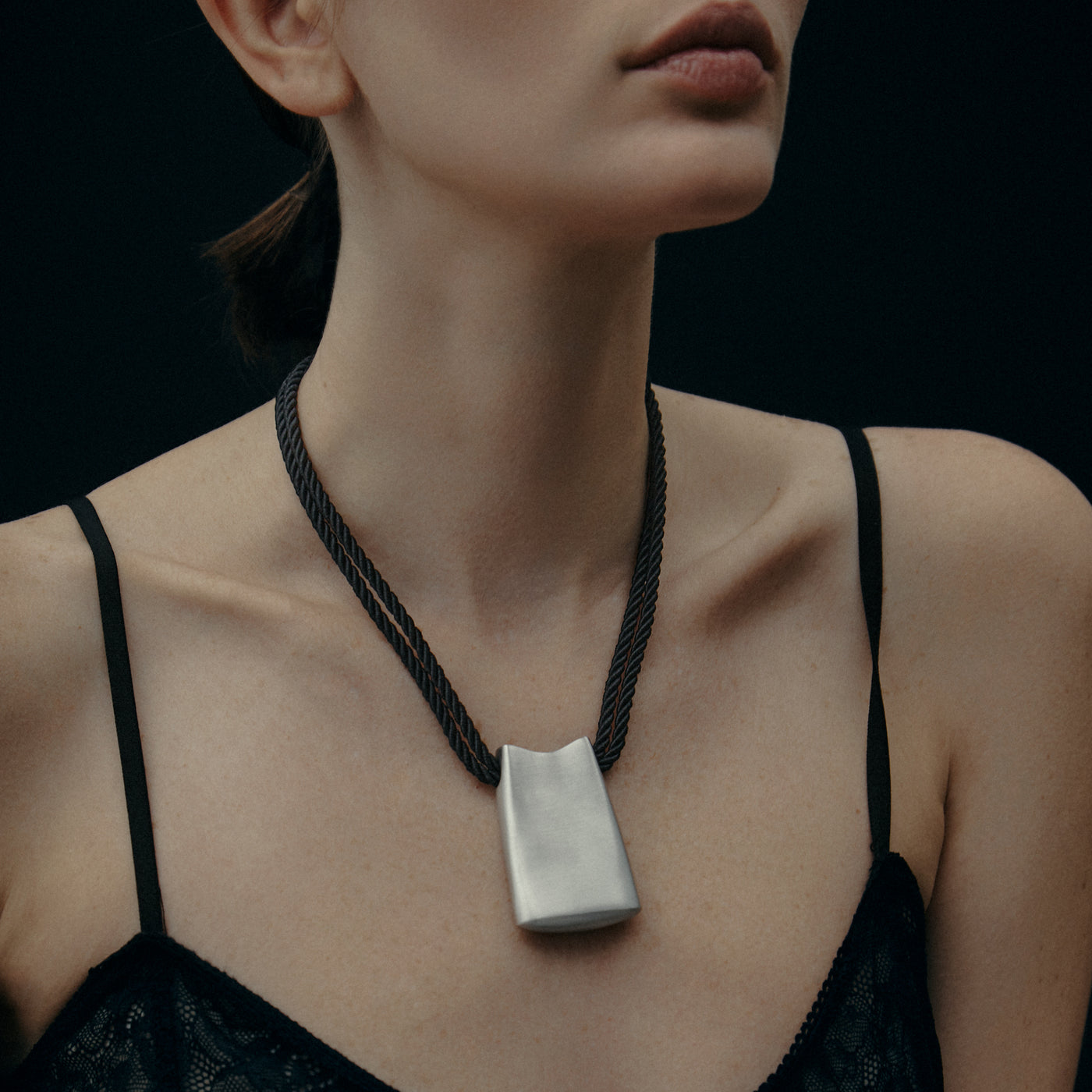 Met Pendant