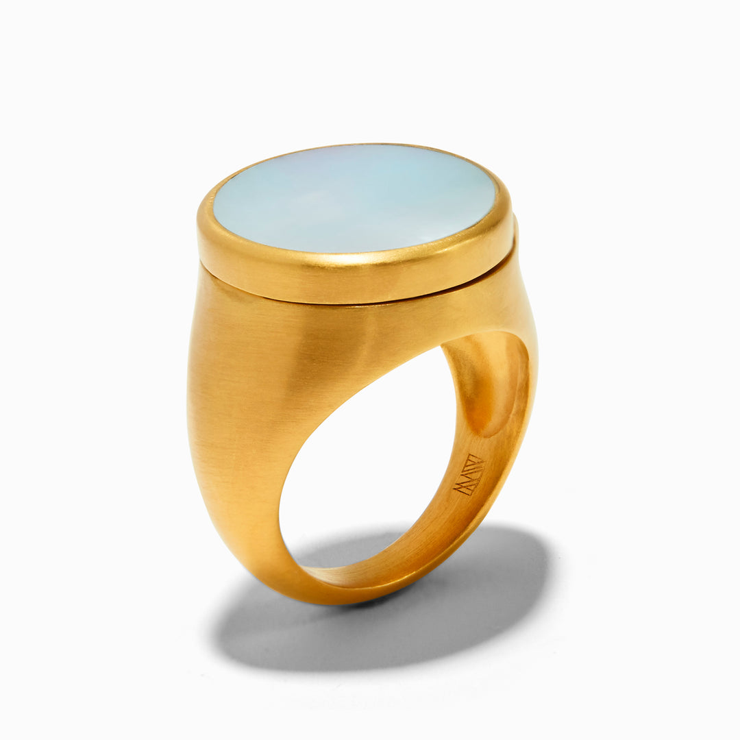 ming-yu-wang-jewelry-capsule-